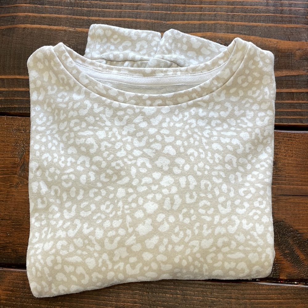 *SALE* Colsie Cropped Leopard Lounge Sleep Sweater Top Medium - Picture 8 of 8